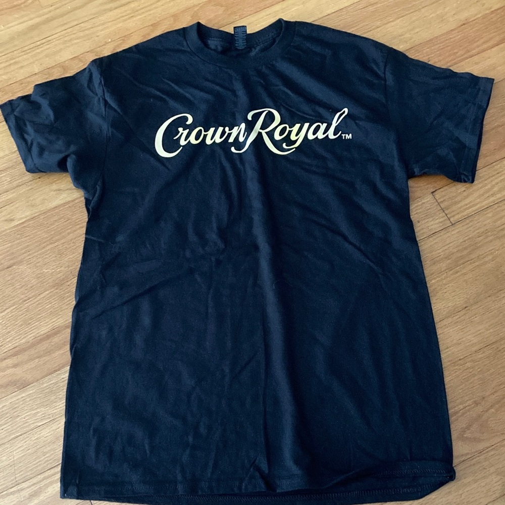 never worn Black Short Sleeve Tee size small - Picture 1 of 3